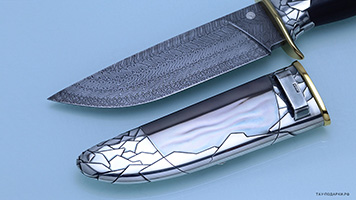 Охотничий нож в северном стиле.