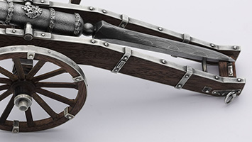 Подарок артиллеристу модель пушки.
