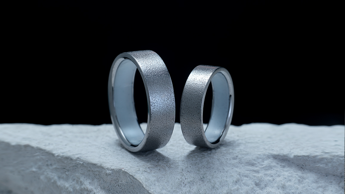 Белые обручальные кольца из титана